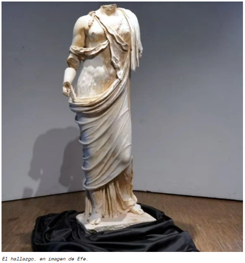La estatua se encuentra en un gran estado de conservación, aunque no se encontraron la cabeza y parte de los brazos.